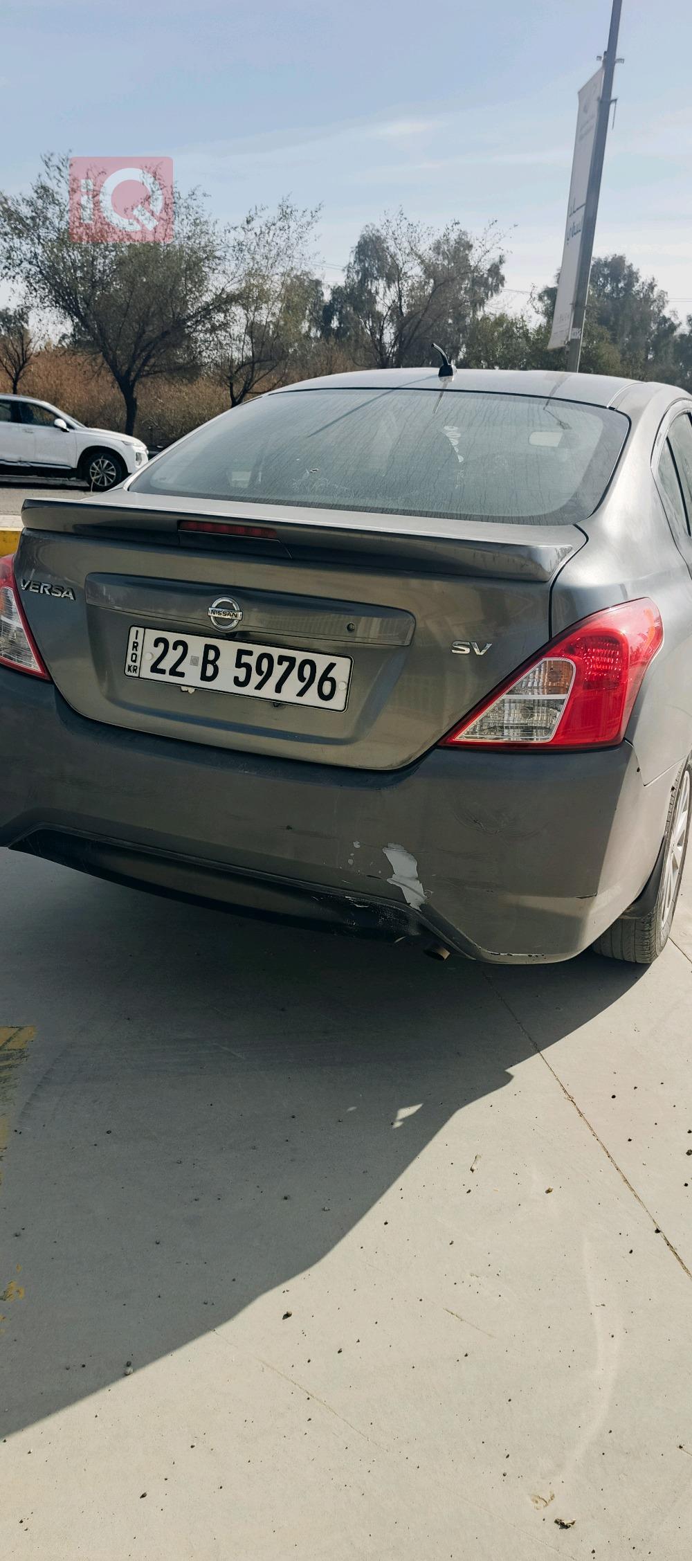 نيسان فيرسا